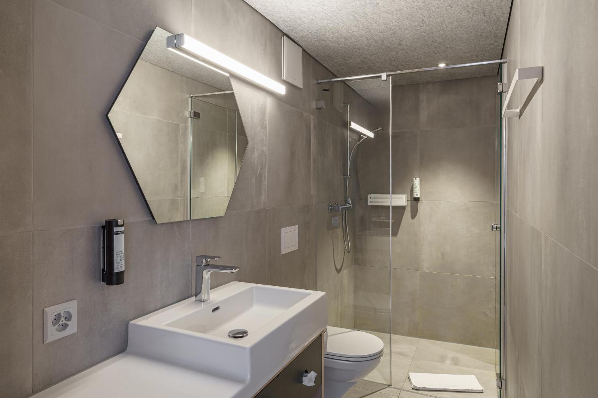 The Lab Capsule Hotell Thun Eksteriør bilde