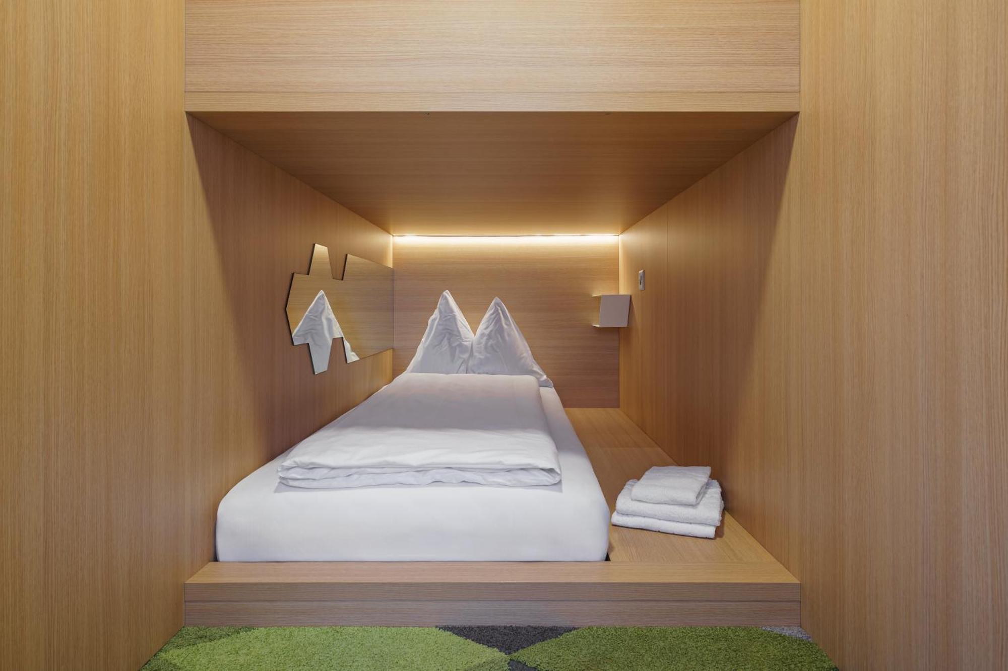 The Lab Capsule Hotell Thun Eksteriør bilde